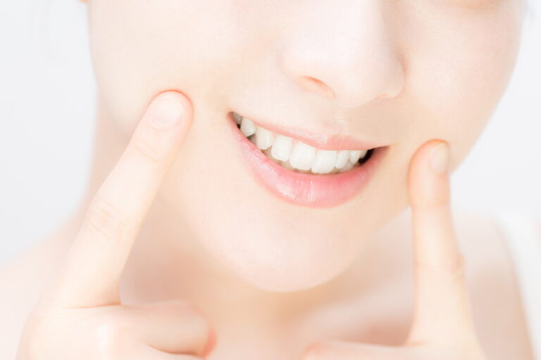 効果的なホワイトニングで白く美しい歯を維持しましょう